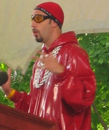 Ali G Kicks Noel Gallagher Out of His Seat at 'Ali G: Who Iz I?' Premiere
