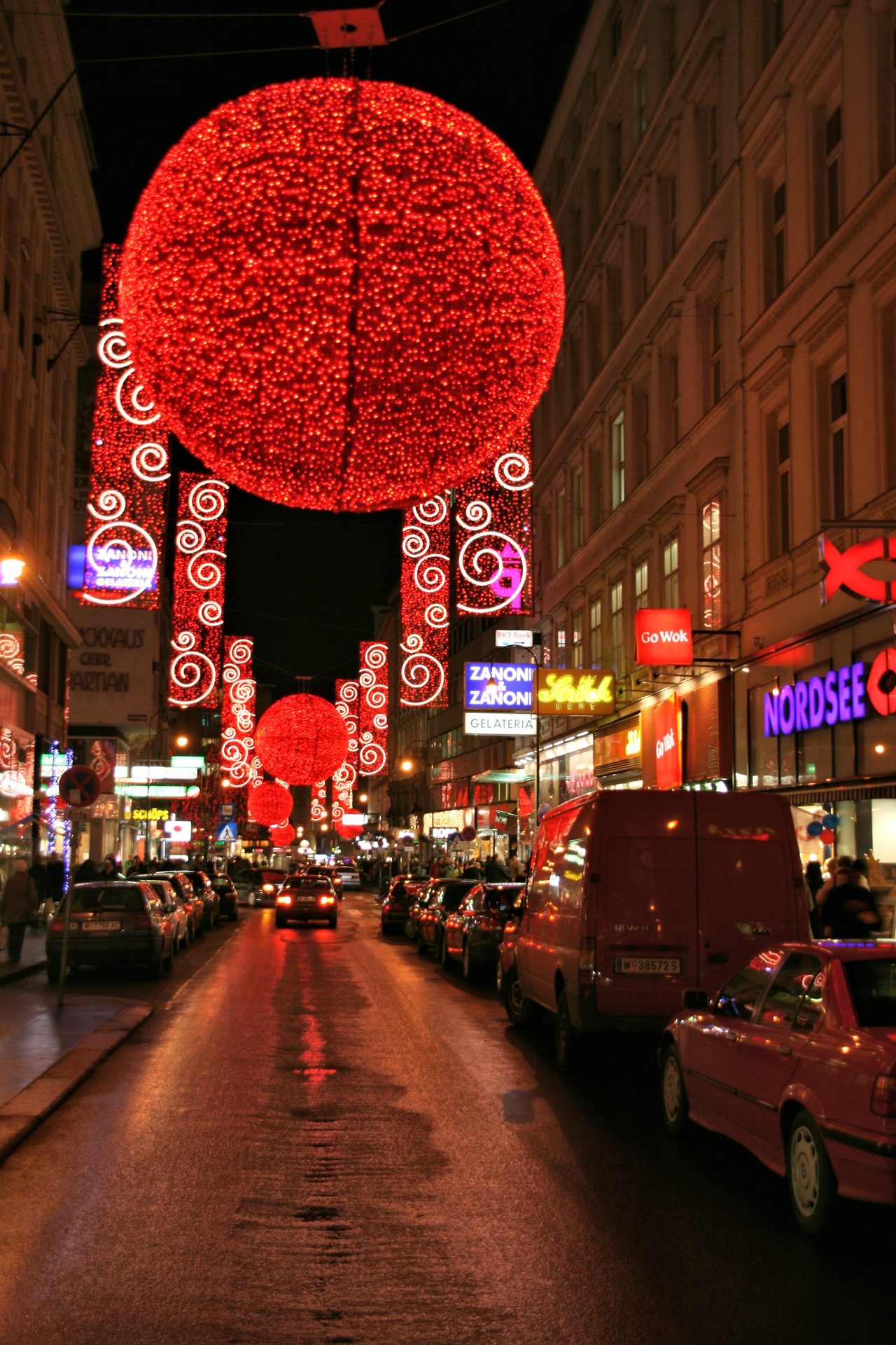 Discover 7 US Towns That Bring European Christmas Charm to Life